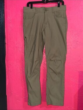 Prana straight fit hiking Pants in Olive Green. Sz 10. Athleisure, gorpcore.